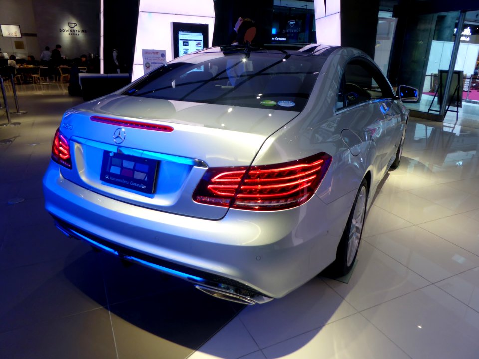 Mercedes-Benz E250 Coupe (C207) rear