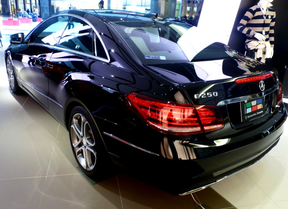 Mercedes-Benz E250 Coupé (A207) rear