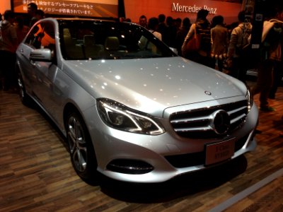 Mercedes-Benz E 400 Hybrid Avantgarde front - Tokyo Motor Show 2013