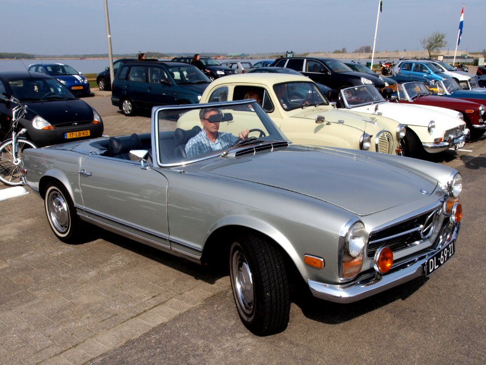 Mercedes-Benz 280 SL (1969) , Dutch licence registration DL-69-21