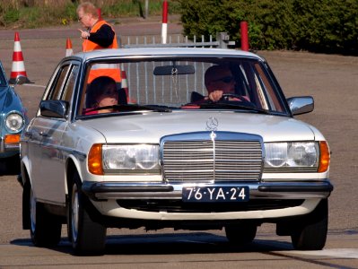 Mercedes-Benz 300 D (1976), Dutch licecence registration 76-YA-24