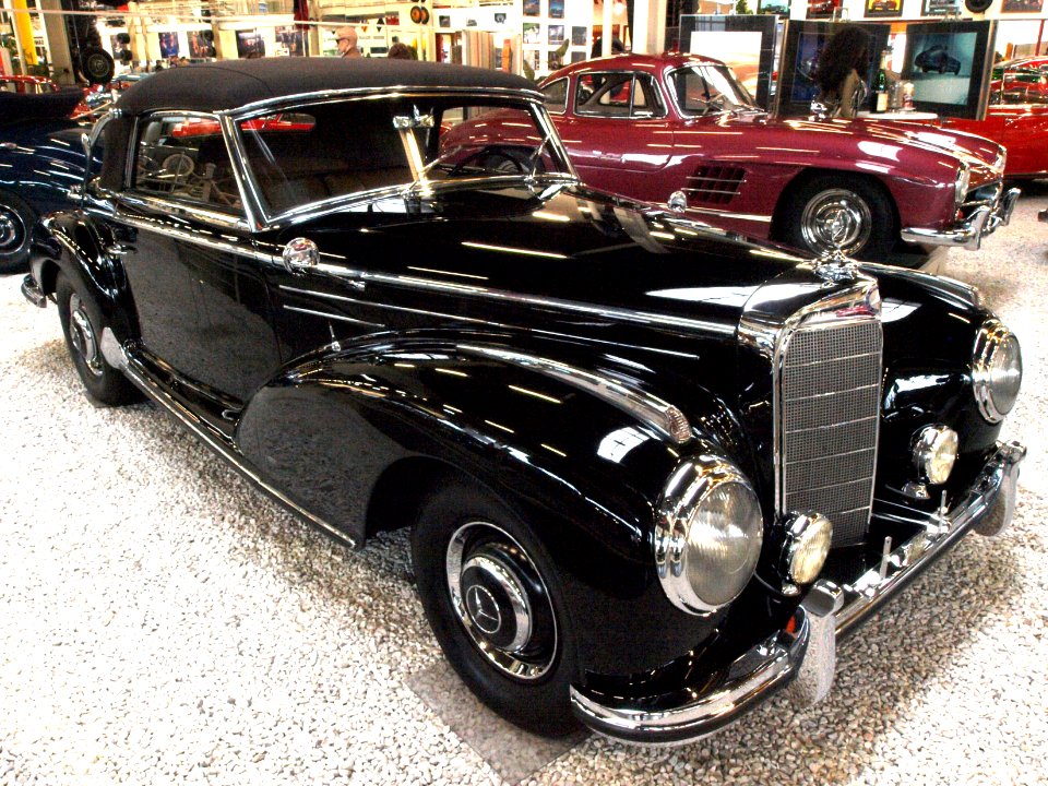Mercedes-Benz 300S Cabrio pic-2