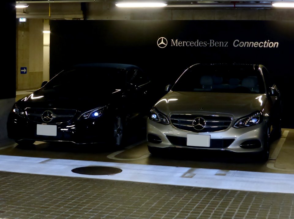 Mercedes-Benz E250 Cabriolet (A207) & E400 HYBRID AVANGARDE (W212) front
