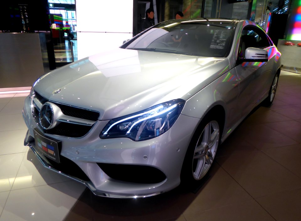 Mercedes-Benz E250 Coupe (C207) front