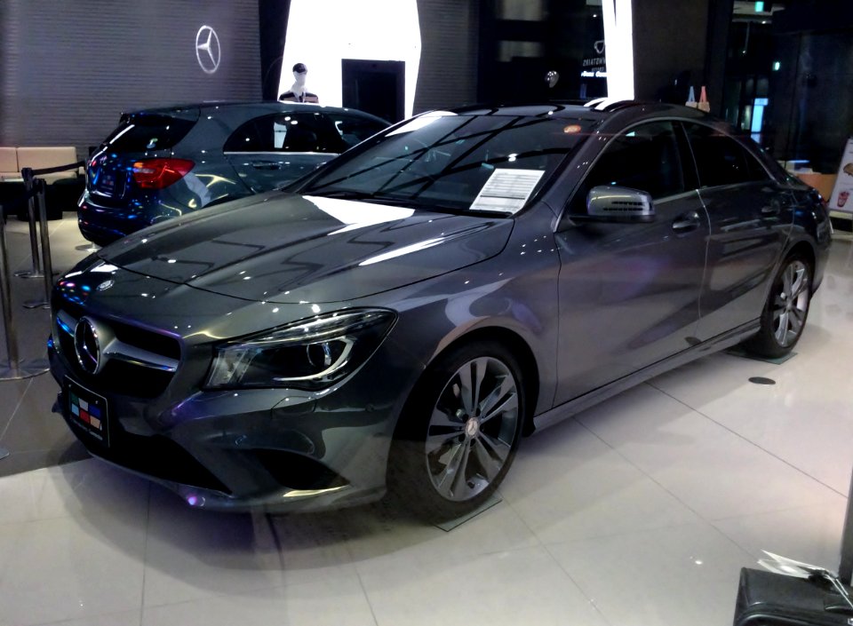 Mercedes-Benz CLA180 (C117) front