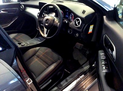 Mercedes-Benz CLA180 (C117) driver's seat