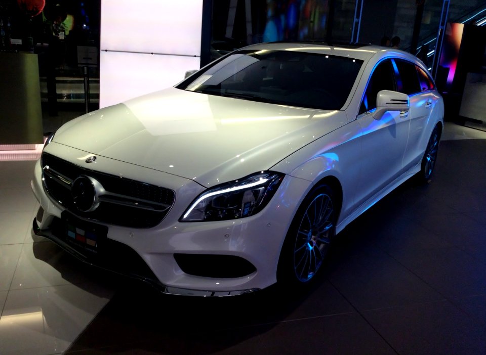 Mercedes-Benz CLS 550 4MATIC Shooting Brake (X218) front