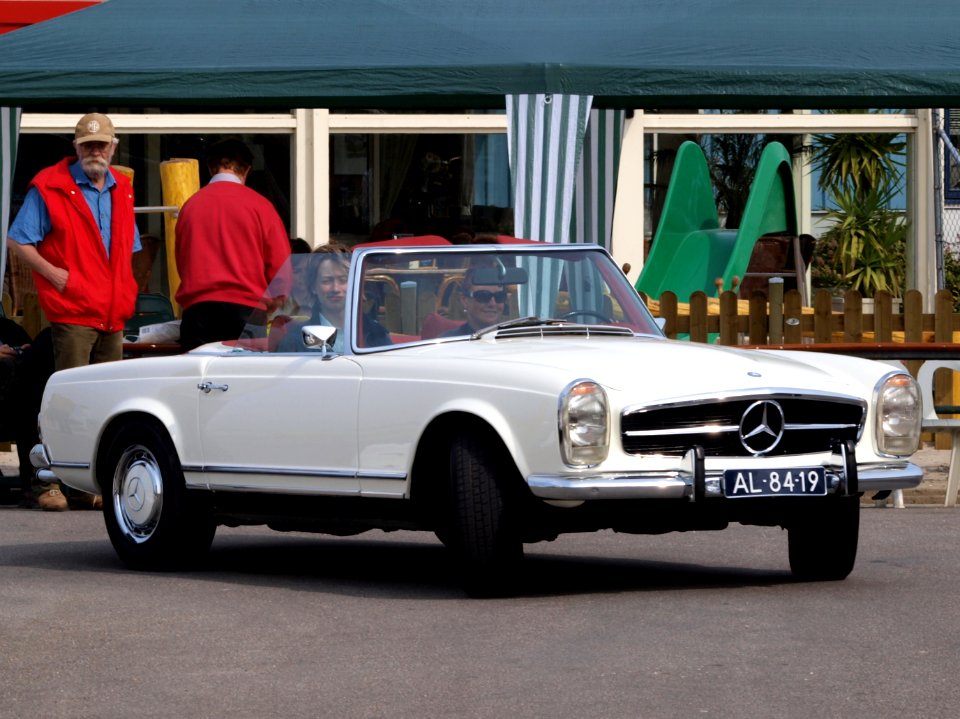 Mercedes-Benz 280 SL Automatic (1969), Dutch licence registration AL-84-19 pic1