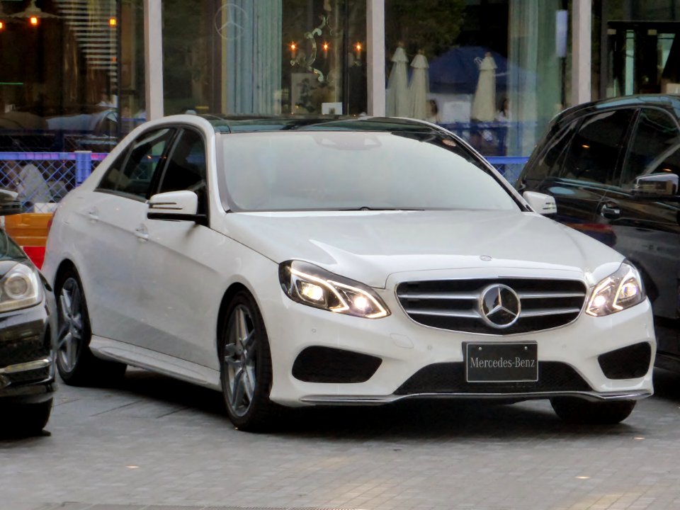 Mercedes-Benz E350 AVANTGARDE (W212) front photo