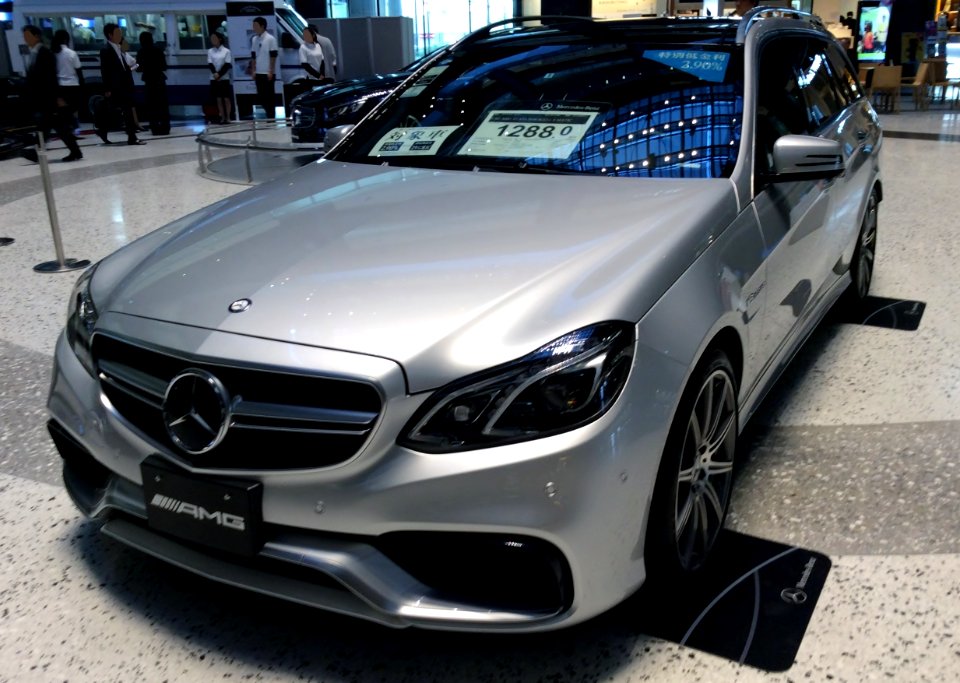 Mercedes-Benz E63 AMG 4MATIC STATIONWAGON (S212) front