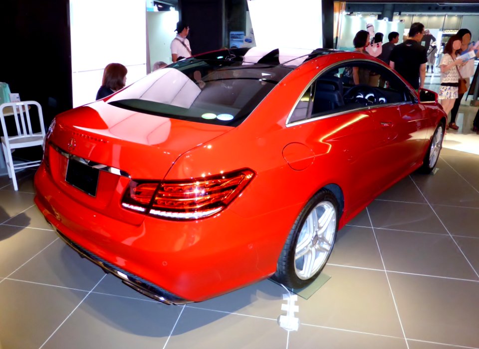 Mercedes-Benz E350 coupé (C207) rear