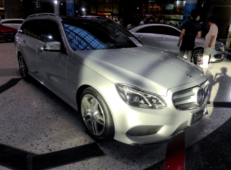 Mercedes-Benz E350 STATIONWAGON AVANTGARDE (S212) front
