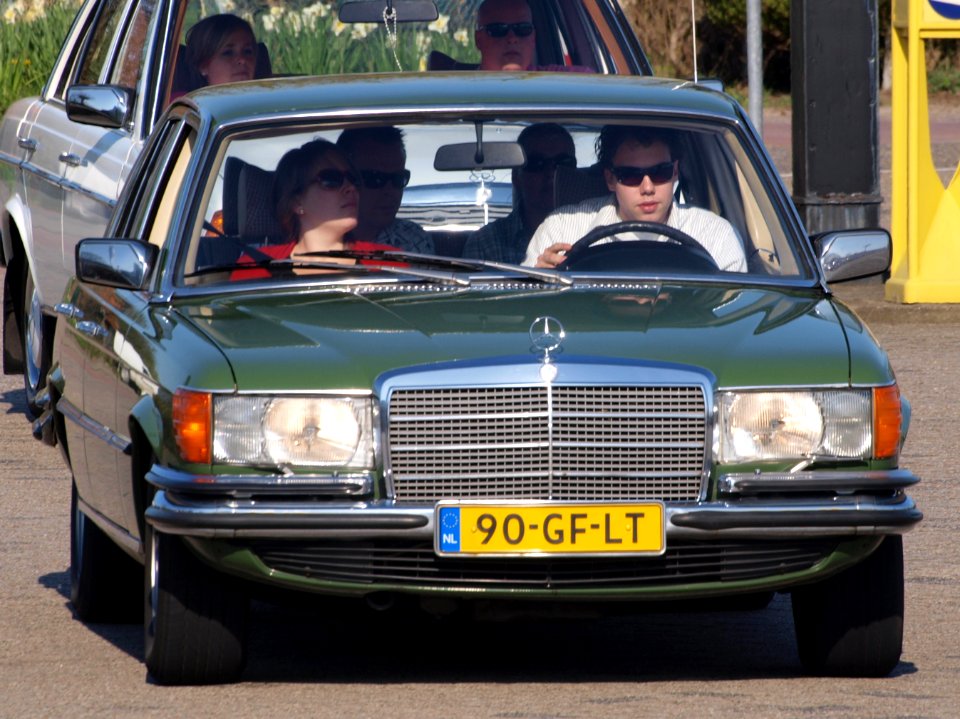 Mercedes-Benz 450 SE (1975), Dutch licecence registration 90-GF-LT