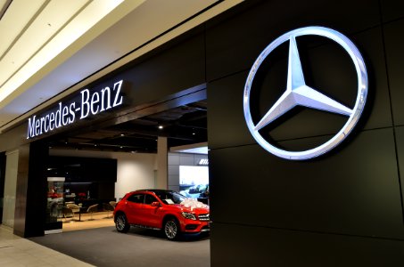 MercedesBenzMarkvilleShowroom