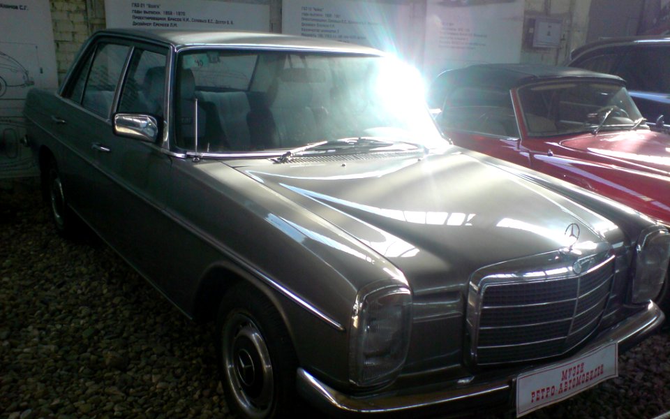 Mercedes-Benz W115 220D