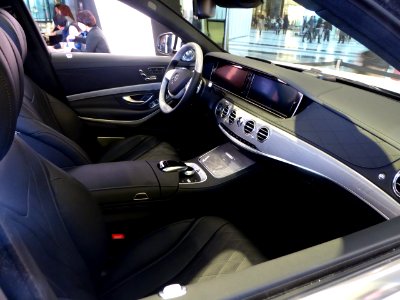Mercedes-Maybach S 550 (X222) interior photo