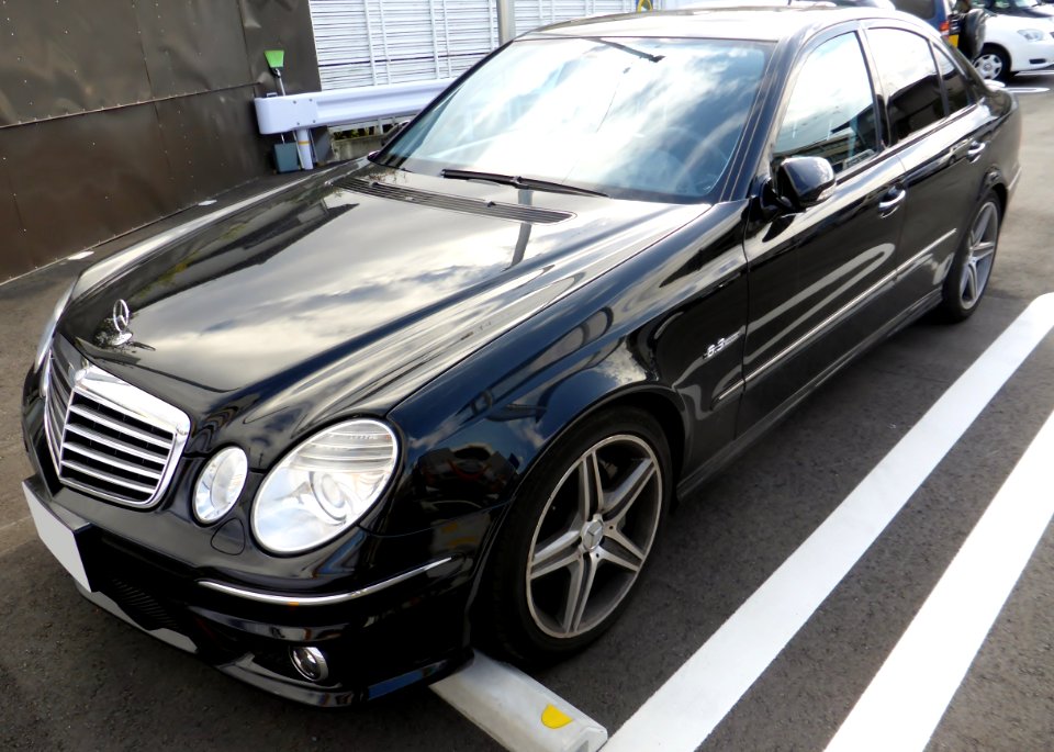 Mercedes-Benz E63 AMG (W211) front