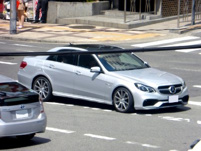 Mercedes-Benz E63 AMG 4MATIC (W212) MY2013 right photo