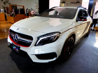 Mercedes-Benz GLA45 AMG 4MATIC Edition 1 (X156) front