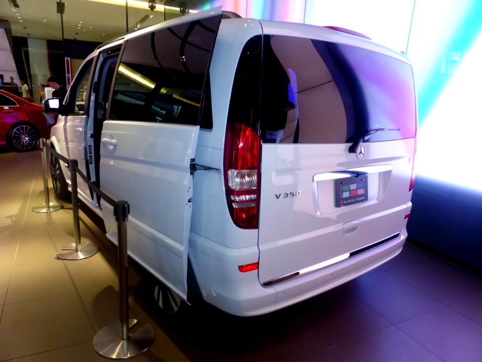 Mercedes-Benz V350 Grand Edition (W639) rear