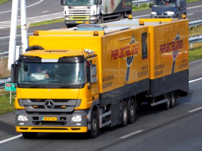 MERCEDES-BENZ ACTROS 2536 LENA, Reflectielijnen, Van Velsen BV photo