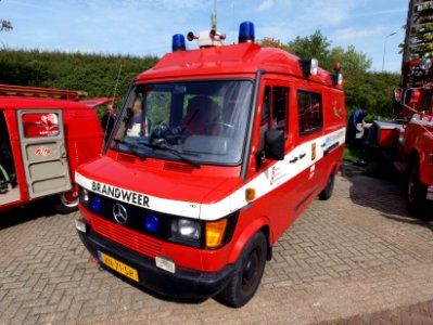 Mercedes-Benz 310 D-GAN Brandweer Duik-assistentie pic2