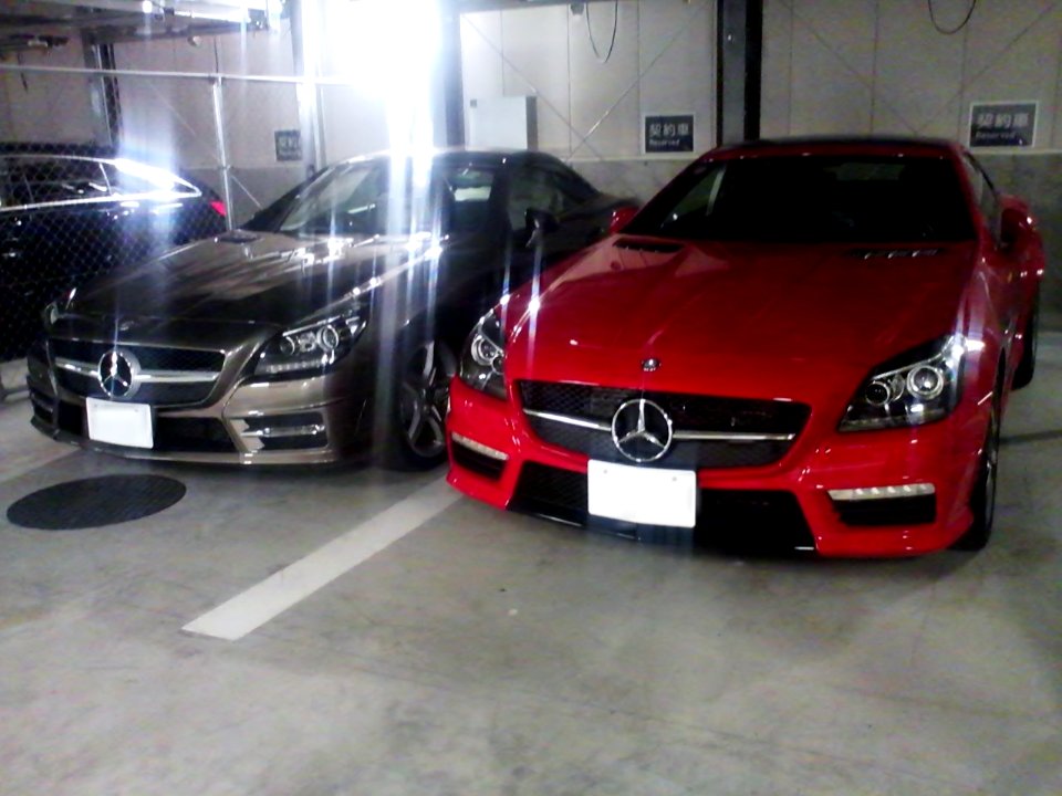 Mercedes-Benz SLK200 BlueEFFICIENCY MT & Mercedes-Benz SLK55 AMG (R172) front