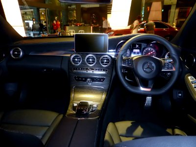 Mercedes-Benz C180 AVANTGARDE (W205) interior photo