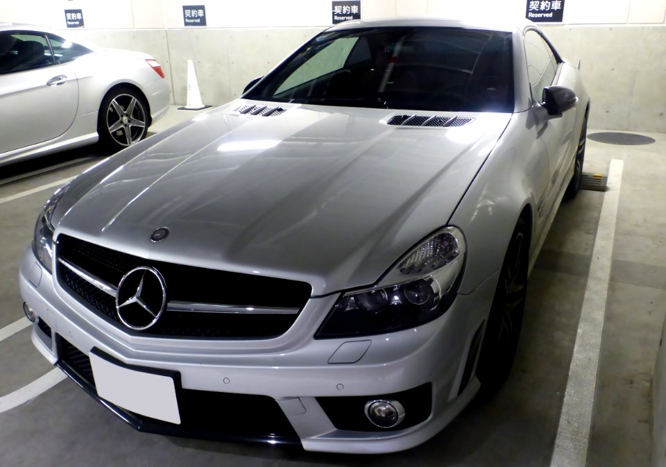 Mercedes-Benz SL63 AMG (R230) front