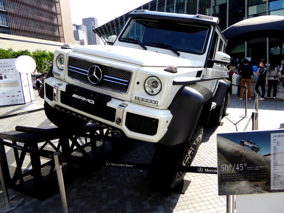 Mercedes-Benz G 63 AMG 6×6 (W463) front