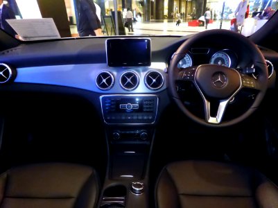 Mercedes-Benz GLA250 4MATIC (X156) interior photo