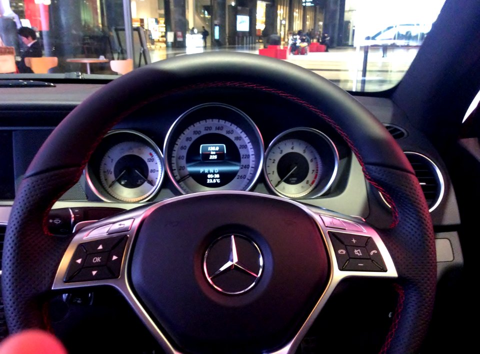Mercedes-Benz C250 Coupé SPORT (C204) interior (1)