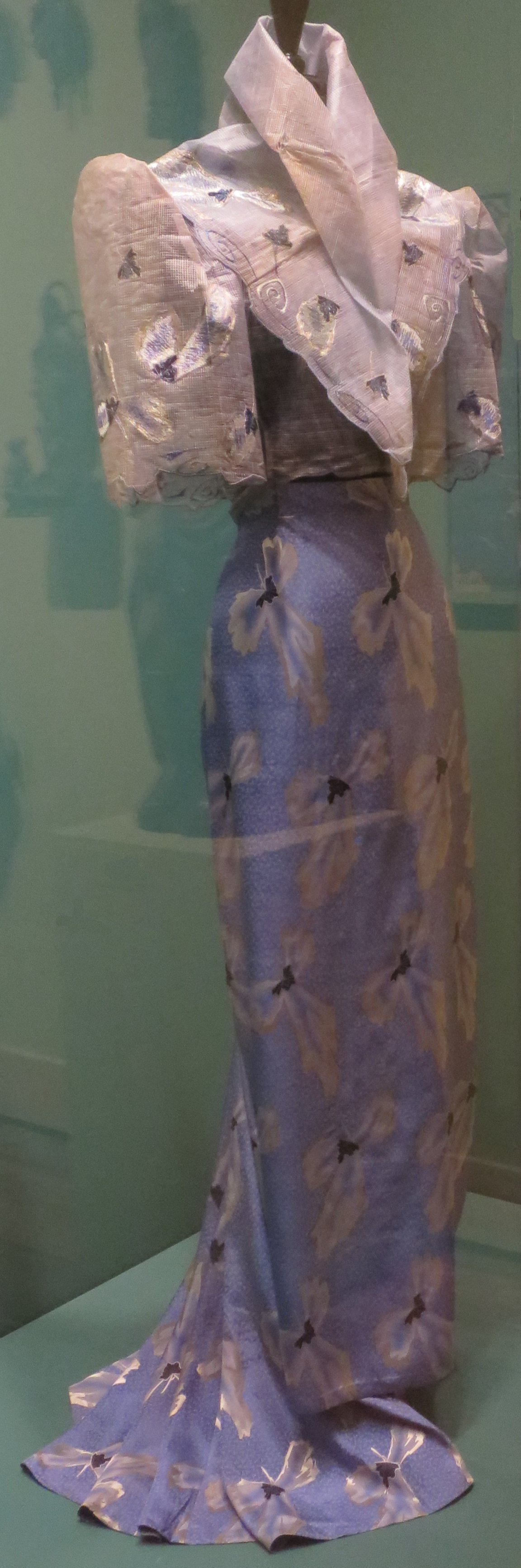 Mestiza ensemble from Manila, Honolulu Museum of Art 5751.1