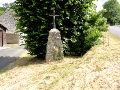 Mercin-et-Vaux (Aisne) croix de chemin à Vaux
