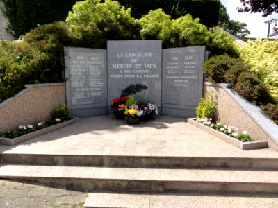 Mercin-et-Vaux (Aisne) monument aux morts en 2015, après restauration