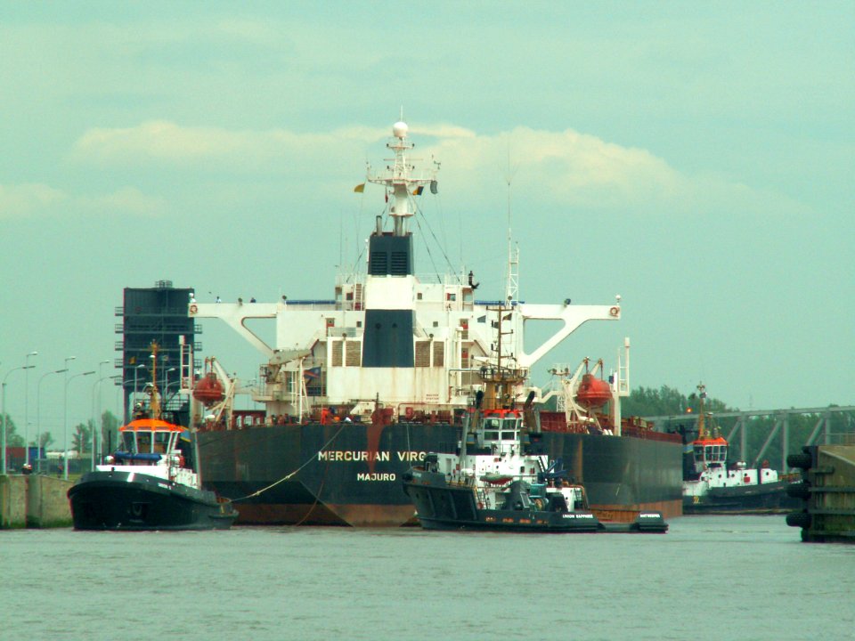 Mercurian Virgo IMO 8907905 at the Berendrecht locks, Antwerp, Belgium 20-May-2005