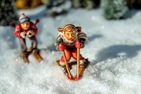 Skiers figure holzfigur photo