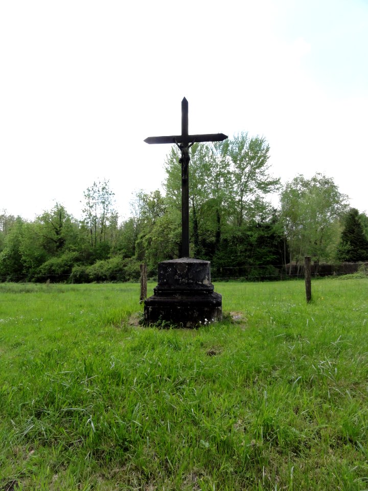 Merlieux-et-Fouquerolles (Aisne) croix, Chemin du Caquet