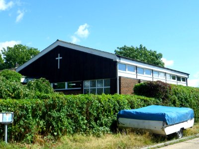 Merland Rise Church, Merland Rise, Tadworth (August 2013) (2)