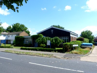 Merland Rise Church, Merland Rise, Tadworth (August 2013) (5)