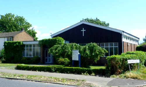 Merland Rise Church, Merland Rise, Tadworth (August 2013) (1)