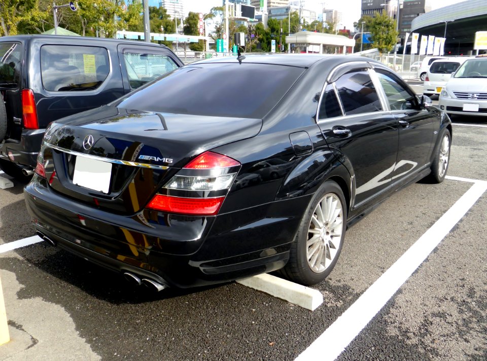 Mercedes-Benz S63 AMG long (V221) rear