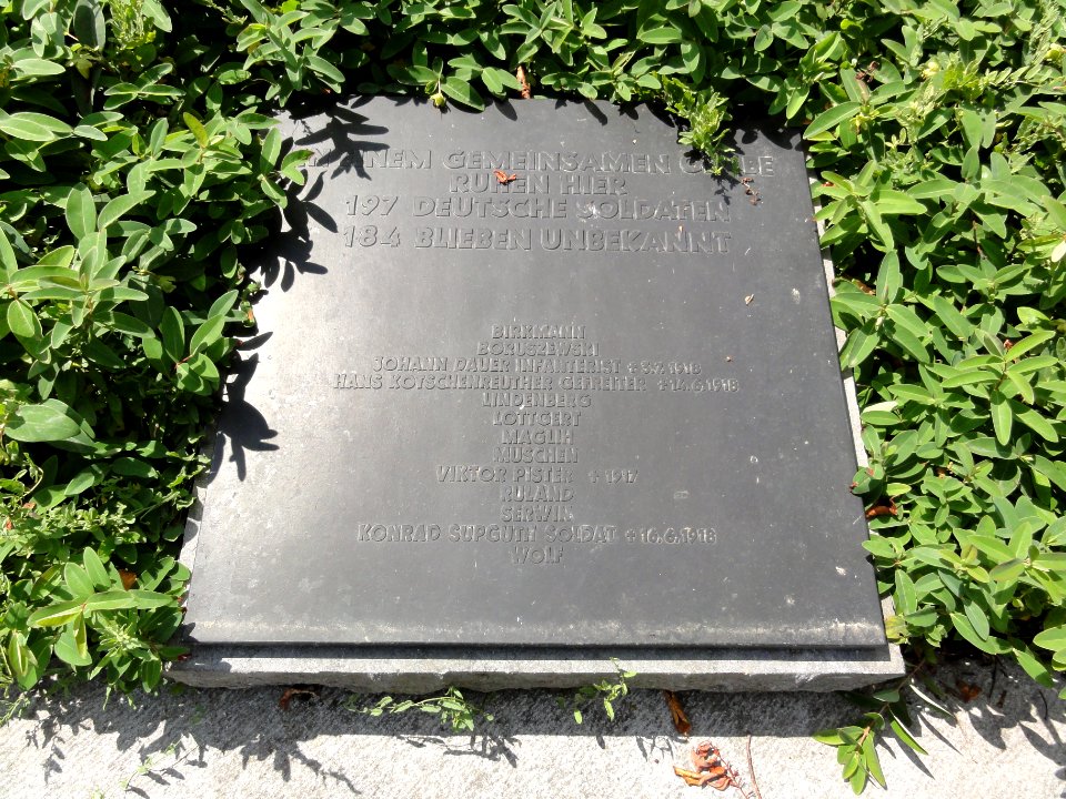Merles-sur-Loison (Meuse) cimetière militaire allemand (05)