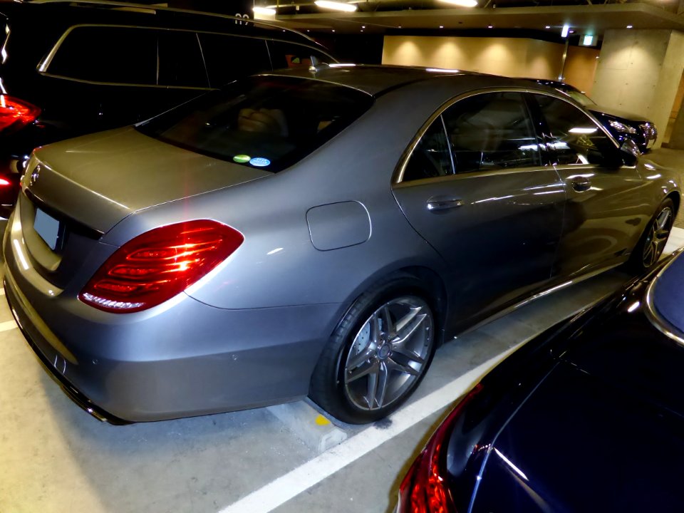 Mercedes-Benz S550 long (V222) rear photo