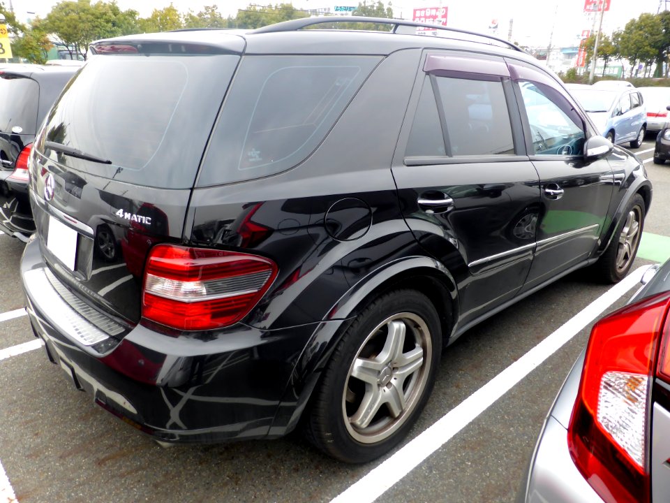 Mercedes-Benz ML350 4MATIC (W164) rear