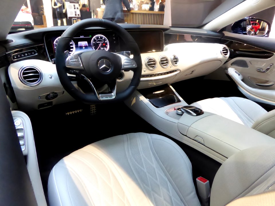 Mercedes-Benz S 63 AMG 4MATIC Coupé (C217) interior