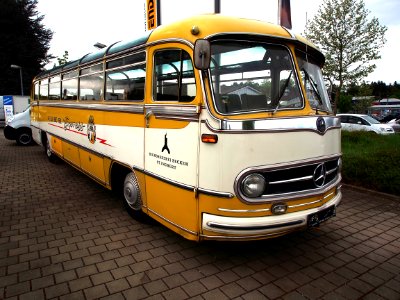 Mercedes-Benz O 321 HL bild2 photo