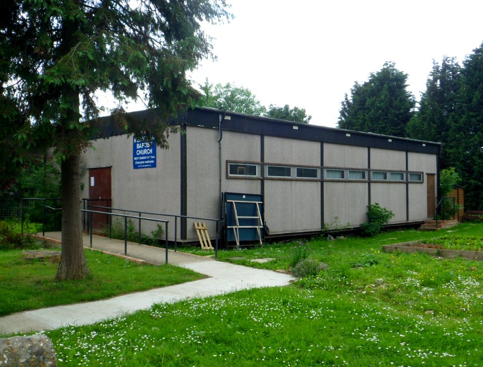 Merstham Baptist Church, Weldon Way, Merstham (June 2013) (1)