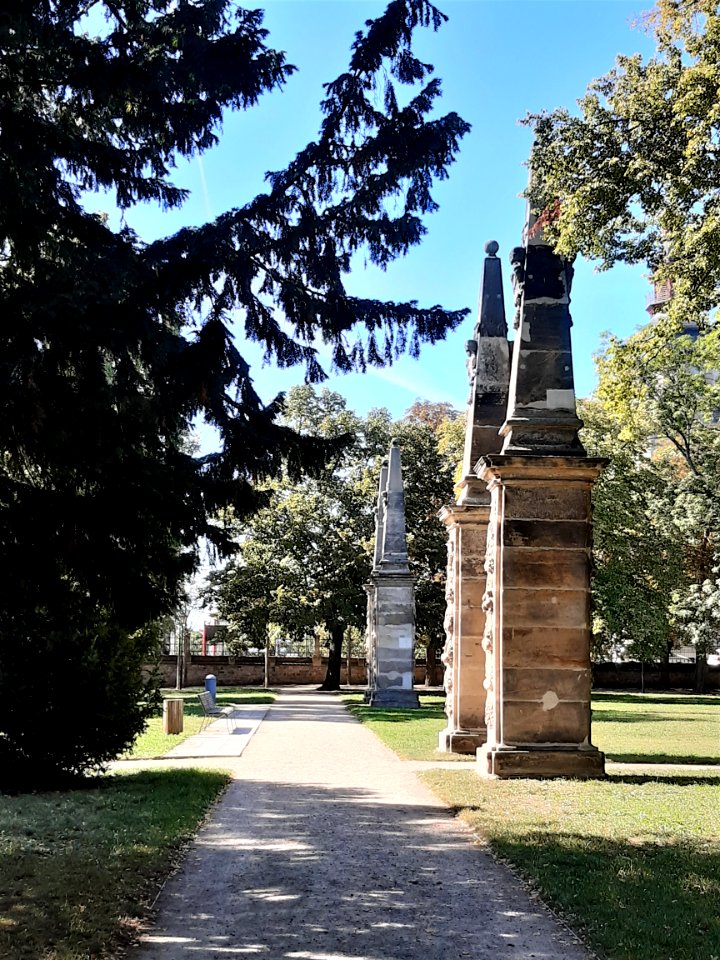 Merseburg Schlossgarten Obelisken