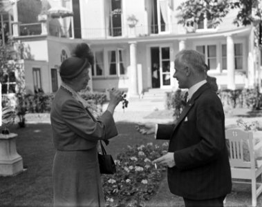 Mevrouw Roosevelt met Roosevelt en Burgemeester dAilly, Bestanddeelnr 904-0305